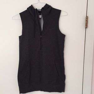 Nike sleeveless 1/2 zip hoodie